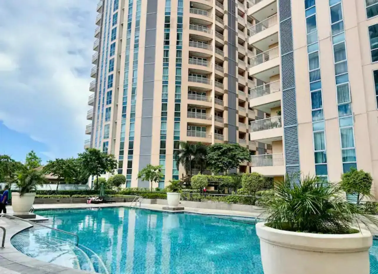 Cozy Place @ Venice Luxury Residences Manila Apartment