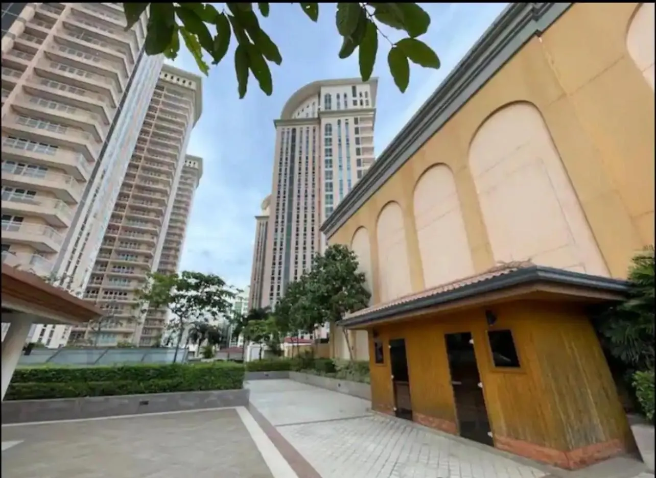 Cozy Place @ Venice Luxury Residences Manila 0*,  Philippines